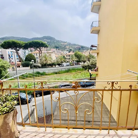 Apartmán Hostdomus - Trilocale Da Dino