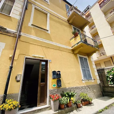 Apartmán Hostdomus - Trilocale Da Dino Finale Ligure