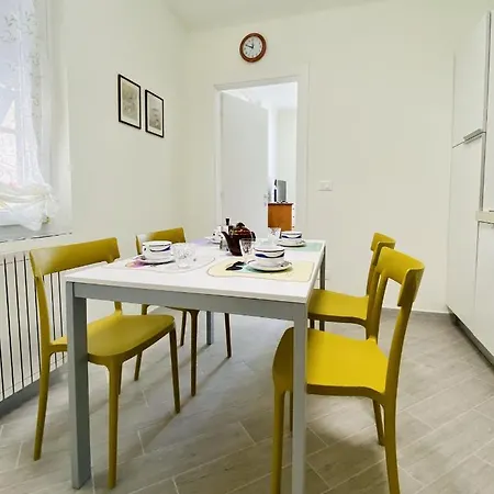 Apartment Hostdomus - Trilocale Da Dino *