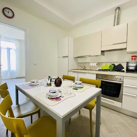 Hostdomus - Trilocale Da Dino Apartmán *